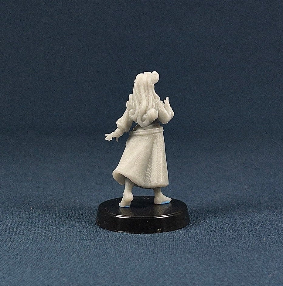 Adventurous Princess | Vae Victis Miniatures | 32mm Scale | | Resin Printed Tabletop RPG Figures | DND | 5E