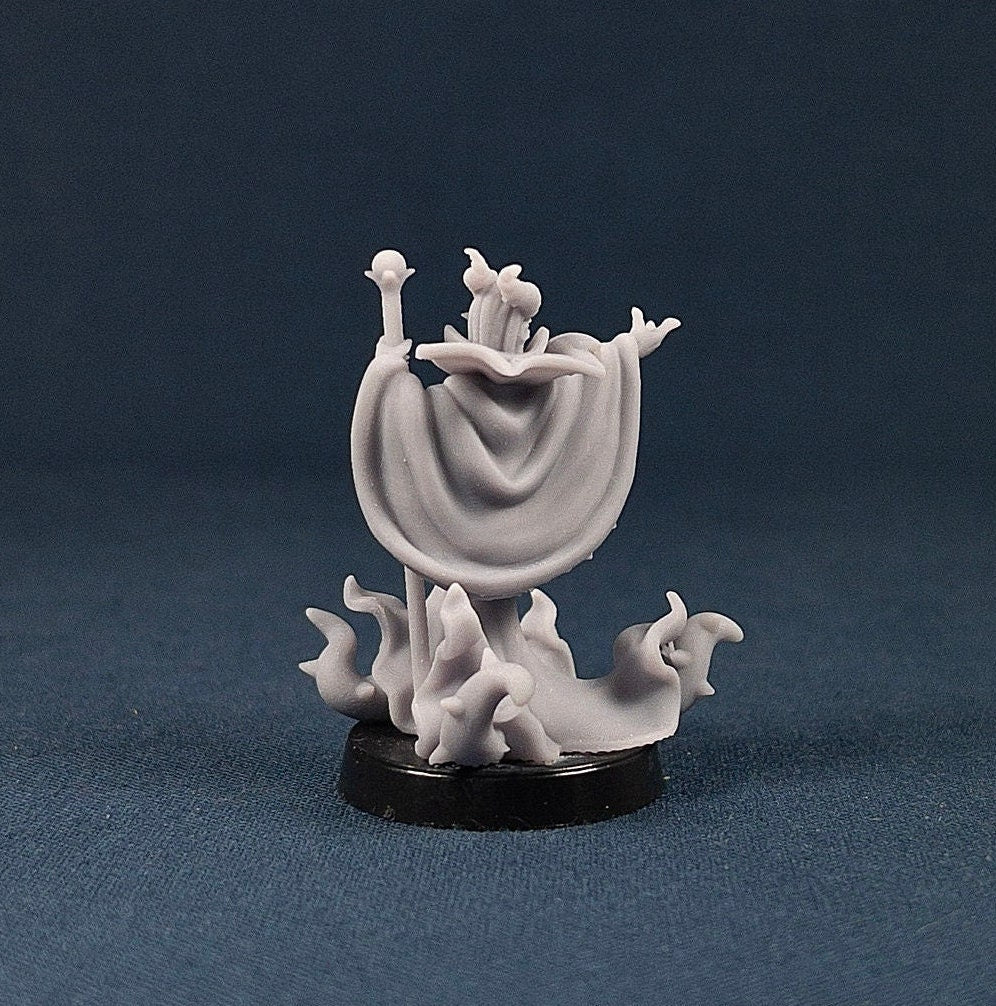 Dark Queen | Vae Victis Miniatures | 32mm Scale | Resin Printed Tabletop RPG Figures | DND | 5E
