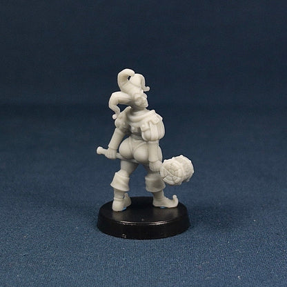 Jester | Bae Victis | Vae Victis Miniatures | 32mm Scale | Harlequin | Resin Printed Tabletop RPG Figures | DND | 5E