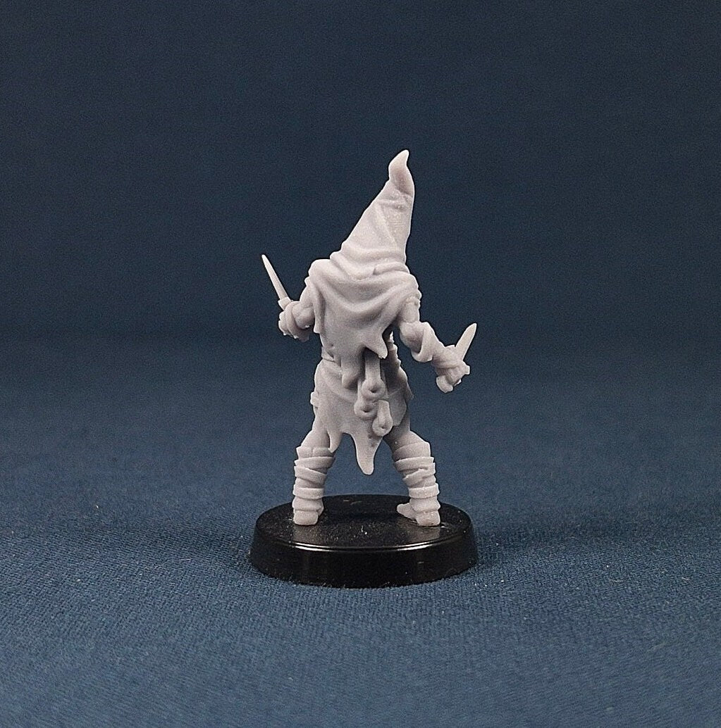 The Cultist | Vae Victis Miniatures | 32mm Scale | | Resin Printed Tabletop RPG Figures | DND | 5E
